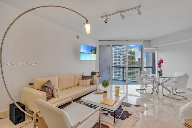Foto del edificio - 475 Brickell Ave