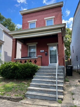 Building Photo - 2344 Victor St
