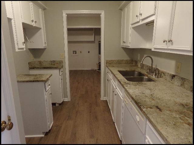 Foto del edificio - 1807 Sanford Dr