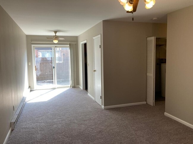 Building Photo - 5353 Dunmore Dr