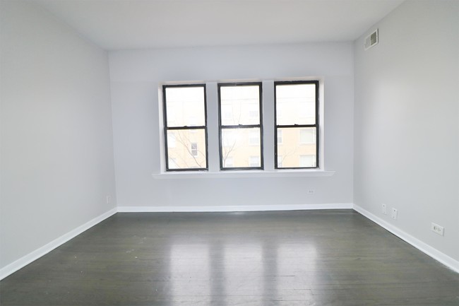 Building Photo - 2652 W 64th St