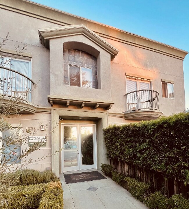 Building Photo - 6534 Balboa Blvd