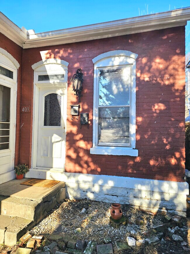 Foto del edificio - 403 Burns Ave
