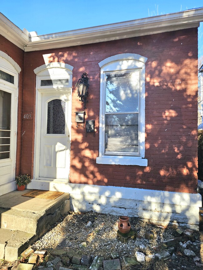 Building Photo - 403 Burns Ave