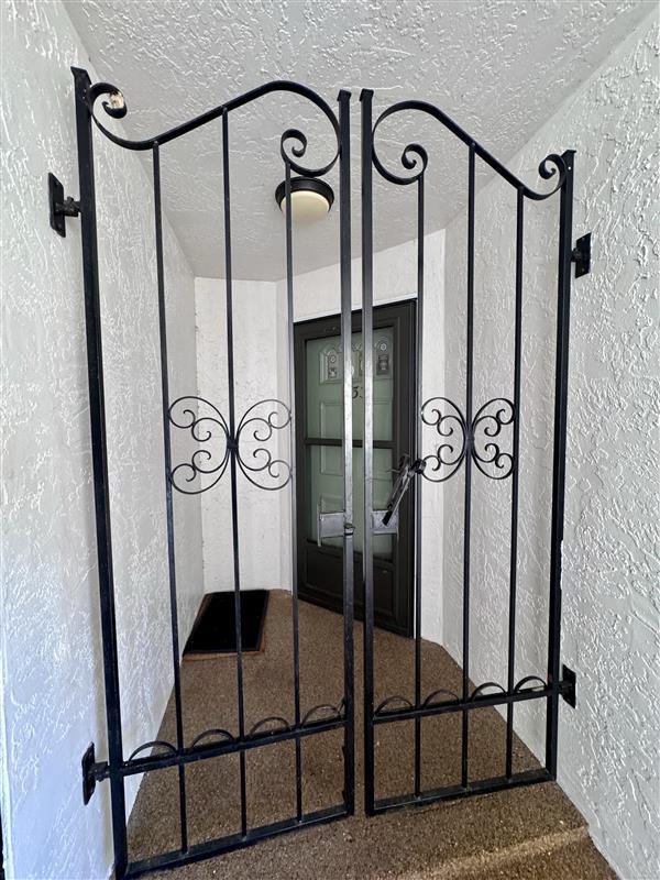 Foto del edificio - 802 Capri Isles Blvd