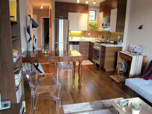 Foto del edificio - 515 E 88th St