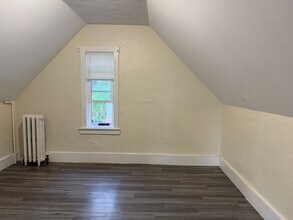 Building Photo - 87 Endicott Ave