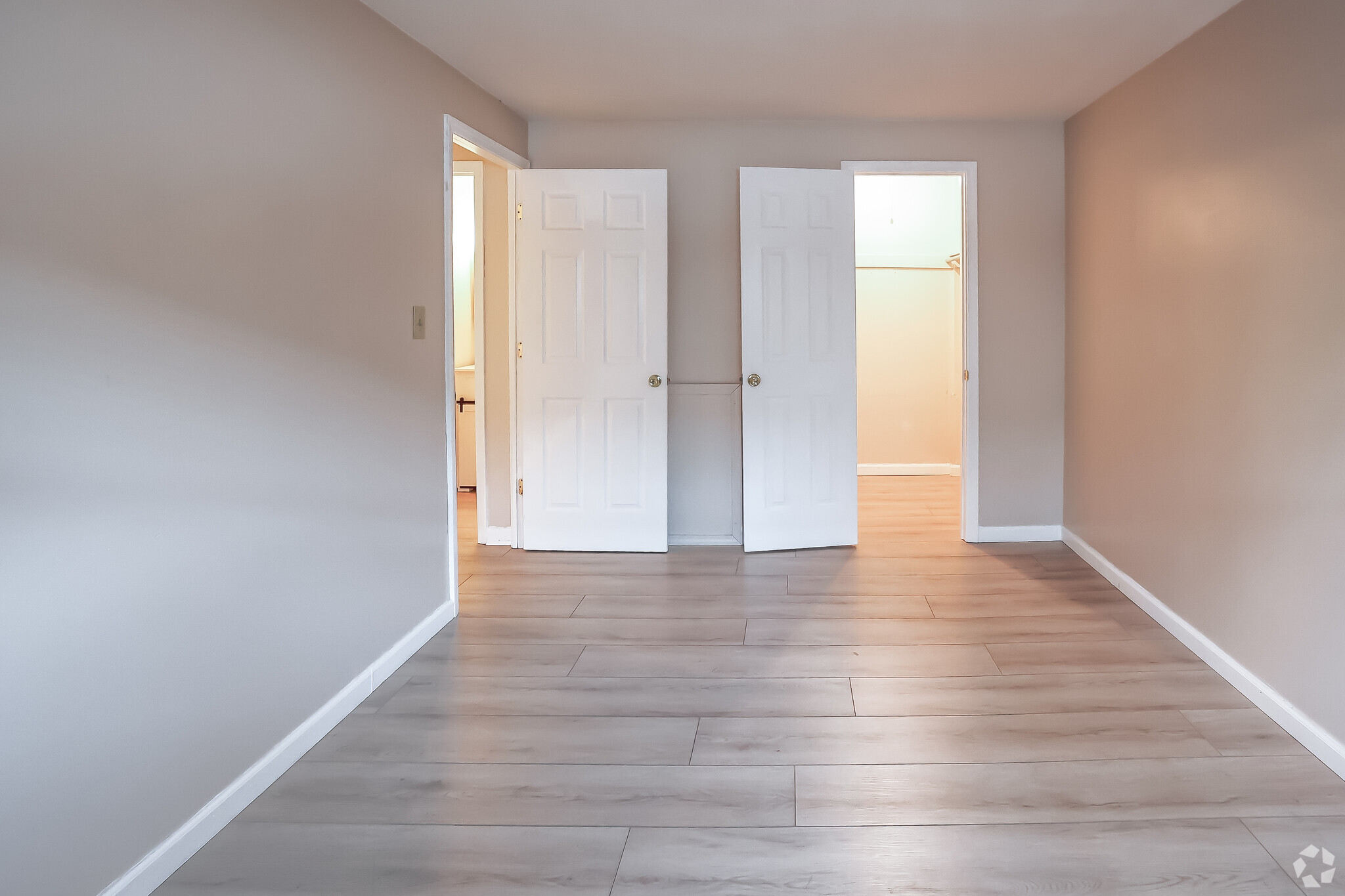The Meadows Patio Apartments - HEAT INCLUDED! – photo 5