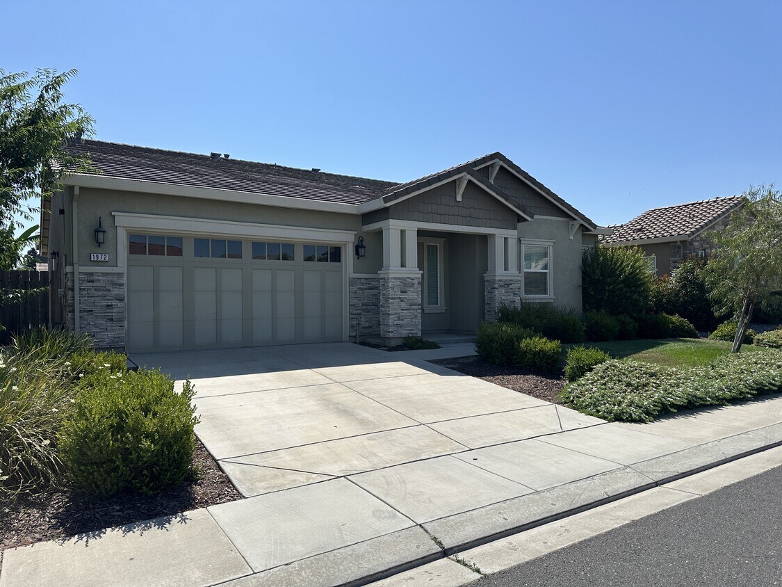 Foto principal - 1972 Carogold Ln
