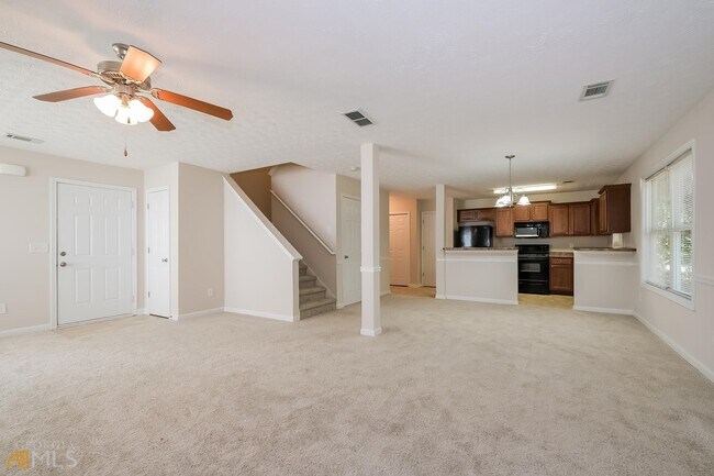 Building Photo - 15 Magan Ct