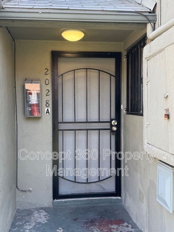 Foto del edificio - 2028 Chestnut Ave