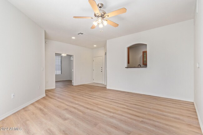 Foto del edificio - 6900 E Princess Dr
