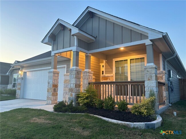 Building Photo - 8114 Smoke Crk Ln