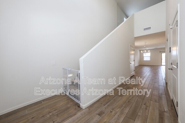 Building Photo - 7867 S Walnutview Dr
