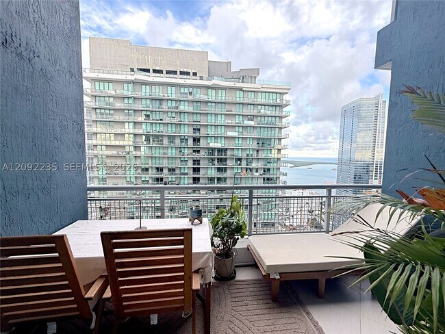 Foto del edificio - 60 SW 13th St