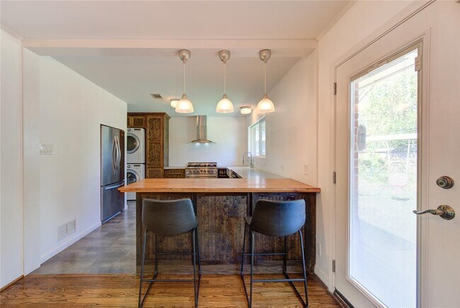 Foto del edificio - 4538 Warm Springs Rd