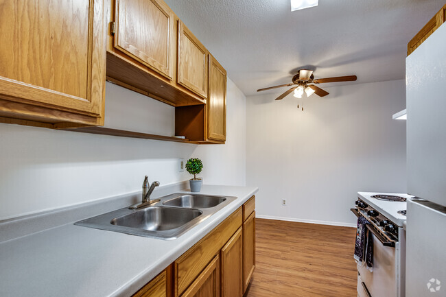 1HAB, 1 BA - 625 ft² - Century Oaks Apartments