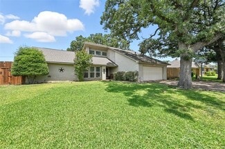 Building Photo - 1903 Reverchon Dr