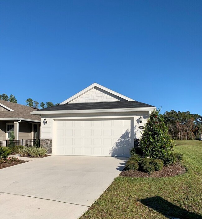 Building Photo - Stunning 3 Bed/2 Bath Home with Attached G...