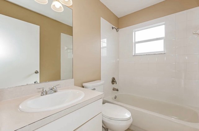 Foto del edificio - 1319 W Knollwood St