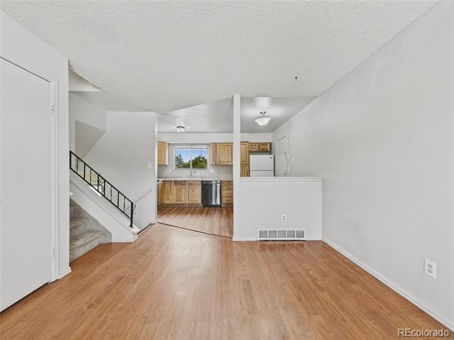 Building Photo - 904 S Uravan St