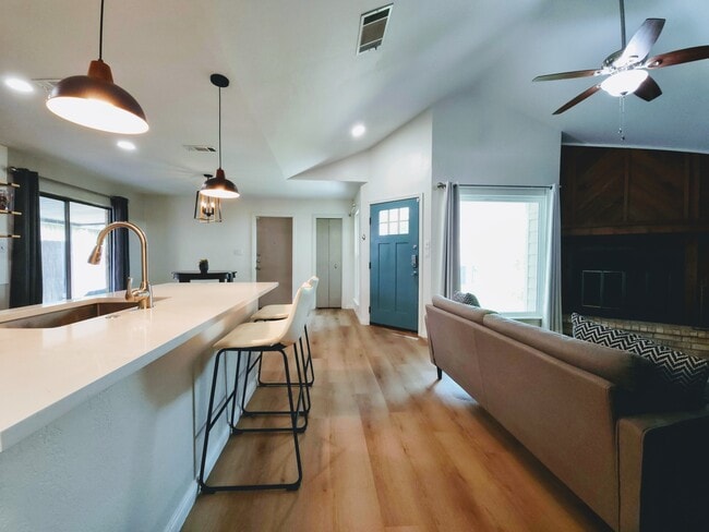 Foto del edificio - 922 Sundance St