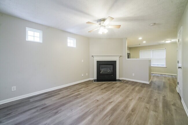 Foto del edificio - 128 Oak Grove Pl