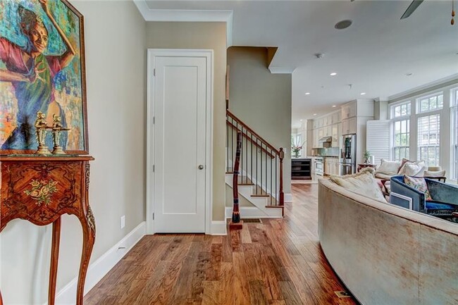 Building Photo - 5830 Sandy Springs Cir