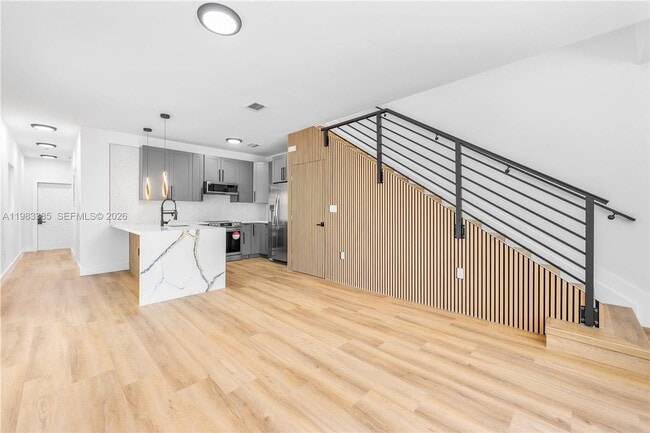 Foto del edificio - 2121 NW 45th St