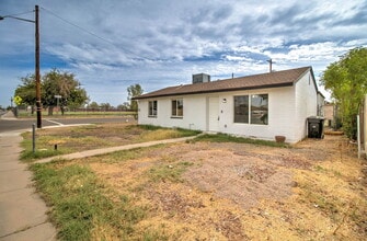 Building Photo - 2539 N 39th Ave