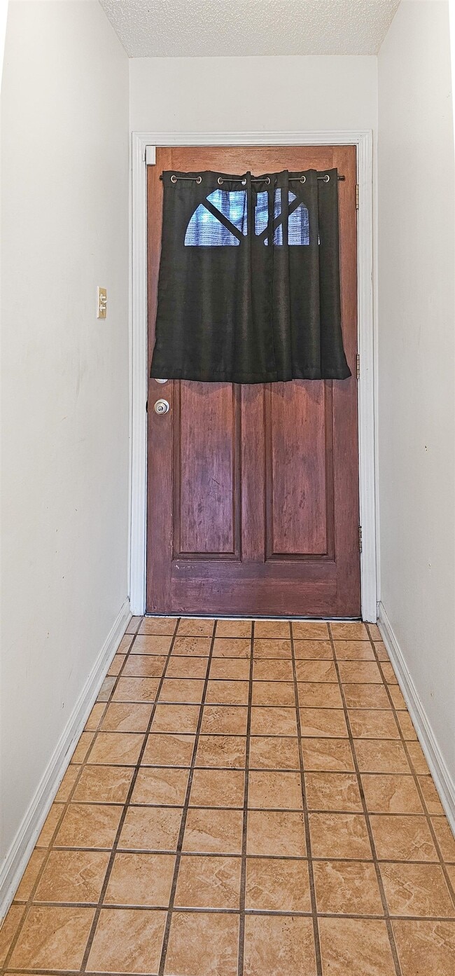 Foto del edificio - 7120 Wetherburn Cove