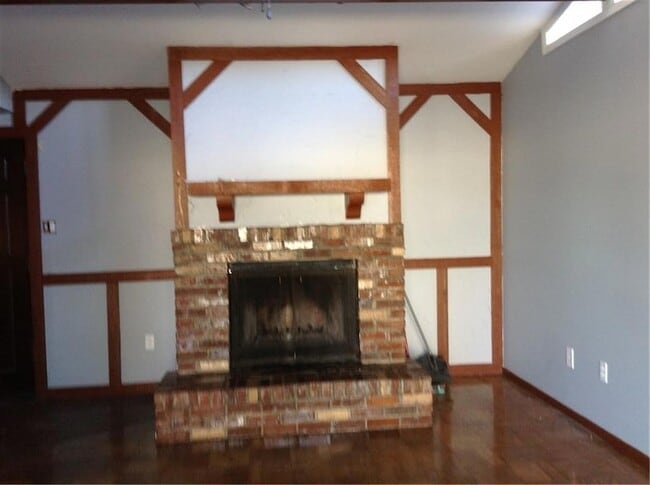 Foto del edificio - 5801 Rosalie Ct