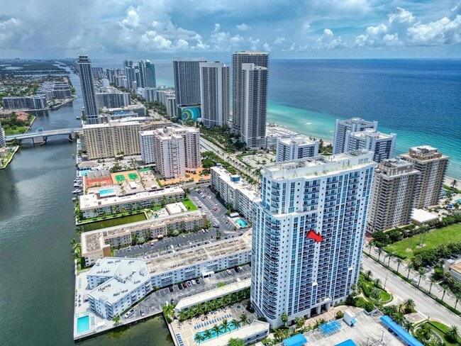 Building Photo - 1945 S Ocean Dr