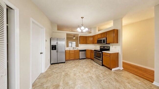 Building Photo - 127 Titan Dr