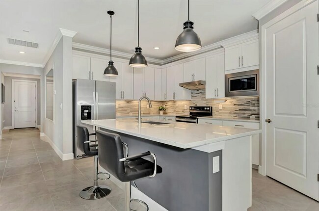 Building Photo - 2654 Charter Oak Dr