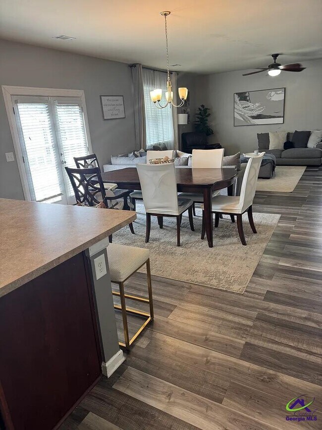 Building Photo - 211 Flowing Meadows Dr
