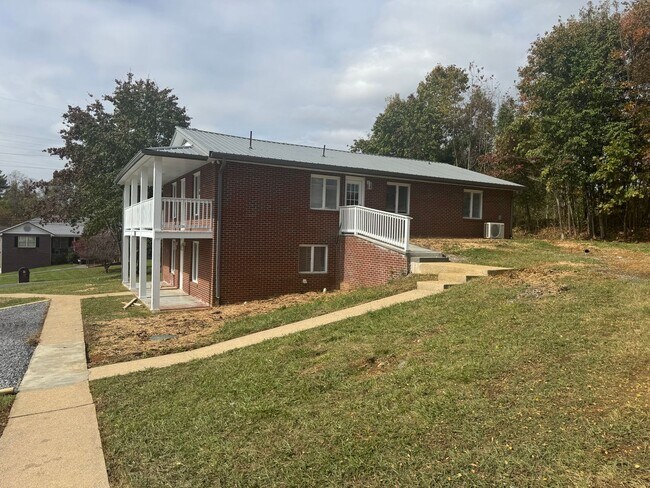 Foto del edificio - Newly renovated 3 Bedroom 2.5 Bathroom Home located in Kingsport, TN
