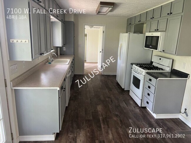 Foto del edificio - $99 First Month Rent Special…7100 W. Fall ...