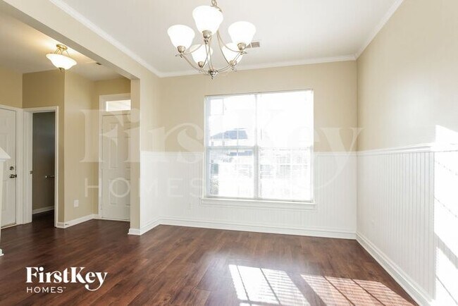 Foto del edificio - 1003 Break Maker Ln