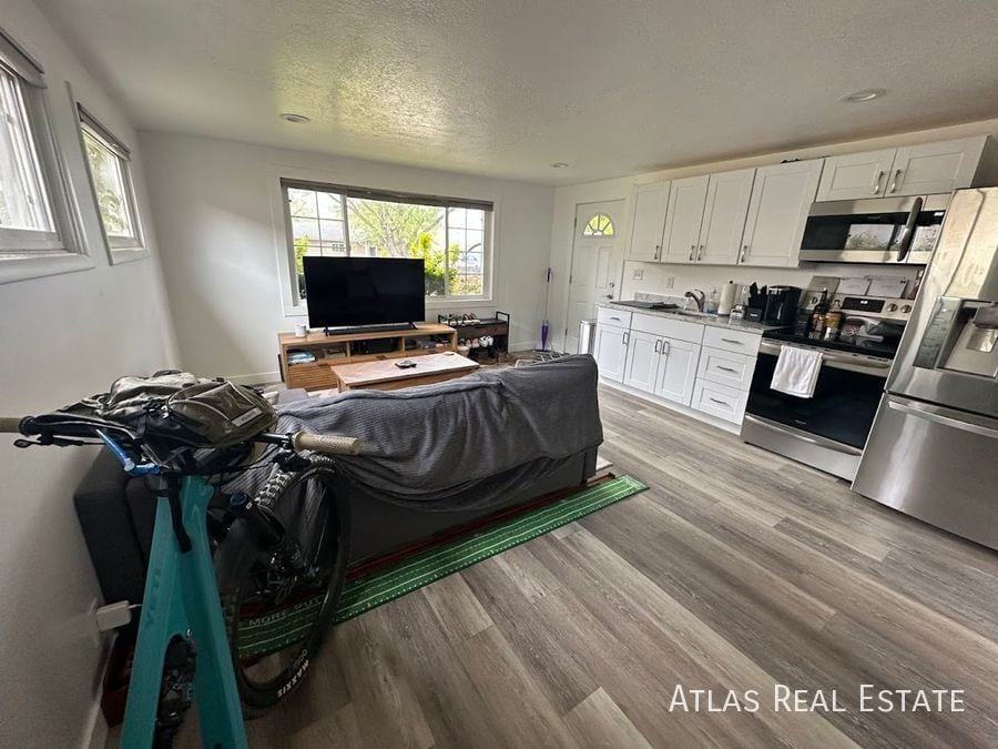 Photo - 6915 S Brookhill Drive-B