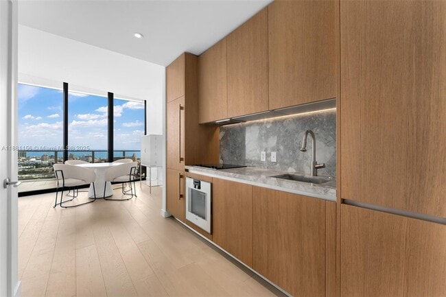 Building Photo - 500 Alton Rd