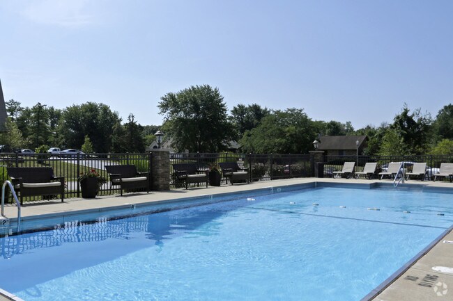 West Mound Apartments photo'