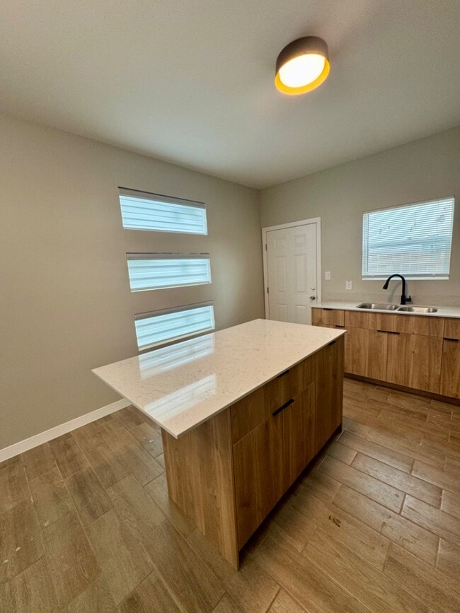 Foto del edificio - 617 N Delaware St