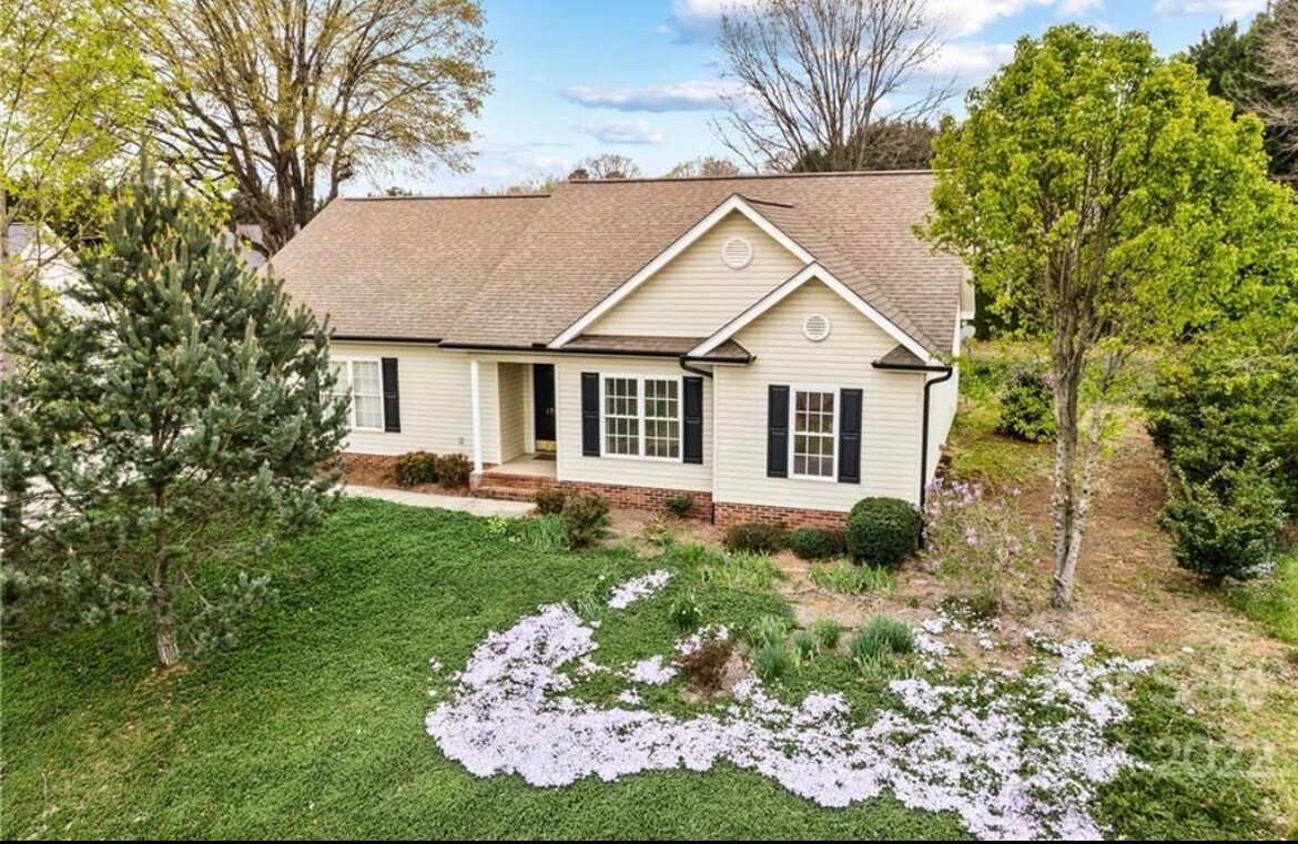 Foto del edificio - 1765 Pipers Ridge Cir NW