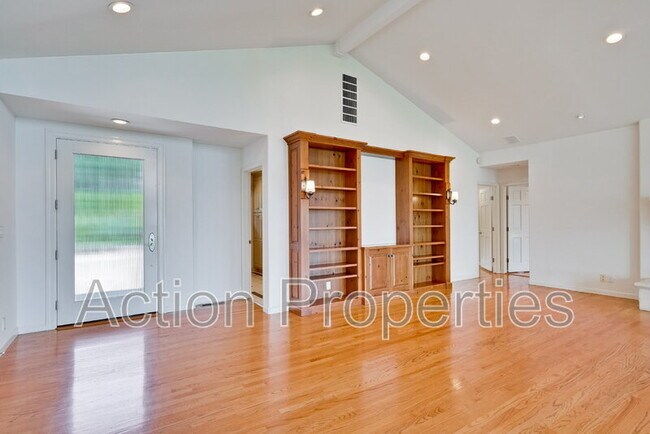 Building Photo - 15350 Norton Rd