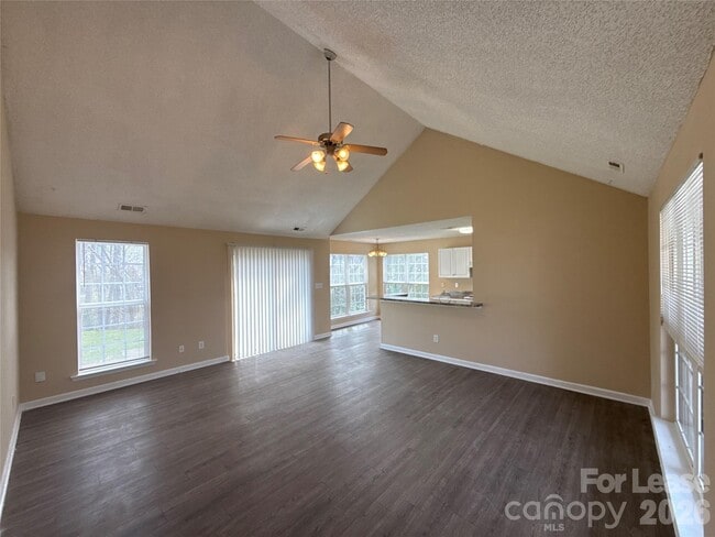 Building Photo - 507 Shafter Ct