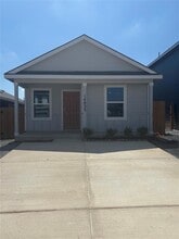 Building Photo - 14833 Cactus St