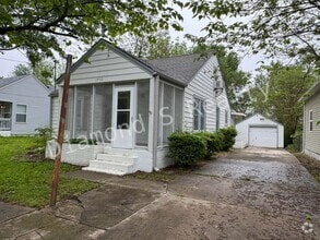 Building Photo - 1452 E Central St