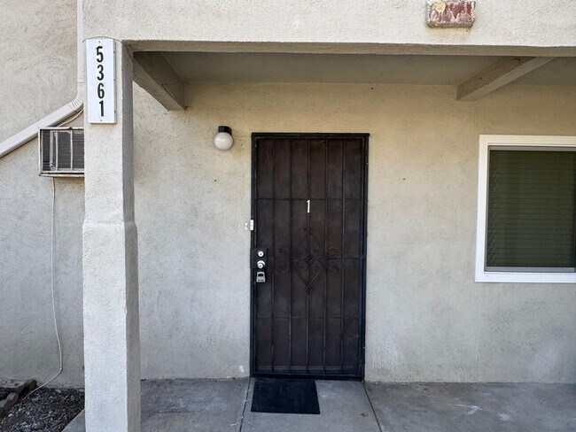 Foto del edificio - 5361 W Maitland St