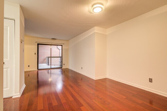 Building Photo - 1020 N Stafford St
